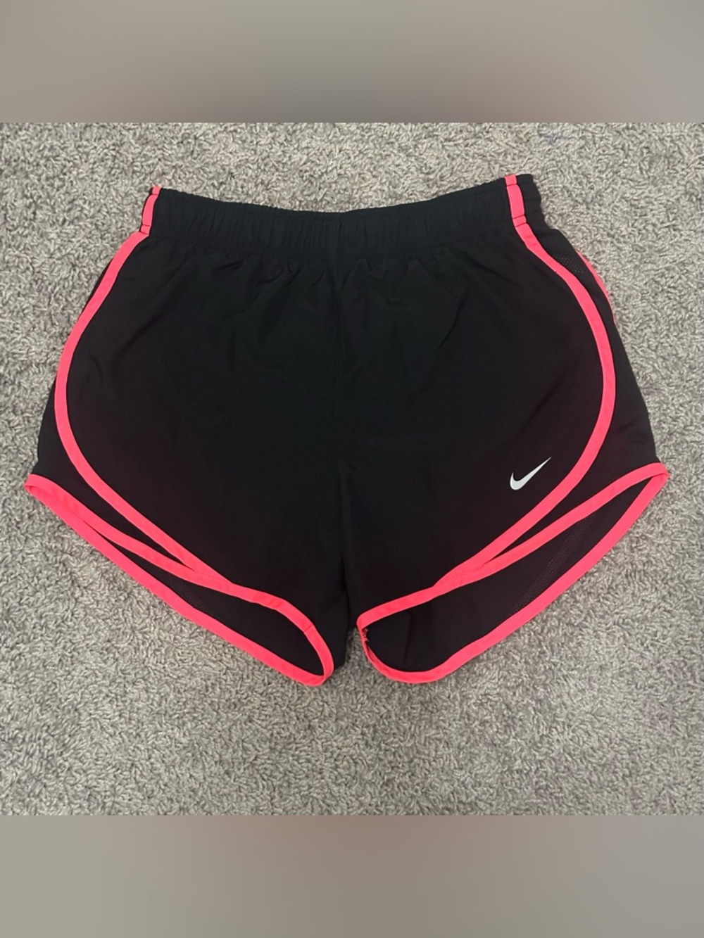 Women's Nike Tempo Dri-FIT Mid-Rise 3-in. Running Shorts- Size S